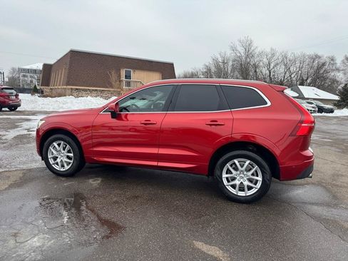 Used 2019 Volvo XC60 T5 Momentum w/ Protection Package Premier AWD/4WD image 11