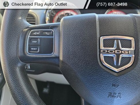 Used 2018 Dodge Grand Caravan SE w/ UConnect Hands-Free Group image 12