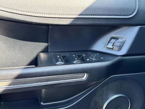 Used 2019 Ford Expedition XLT w/ Equipment Group 202A RWD image 26