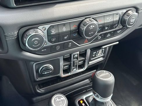 New 2026 Jeep Gladiator Mojave AWD/4WD image 16