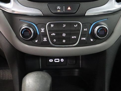 Used 2022 Chevrolet Equinox LT image 16