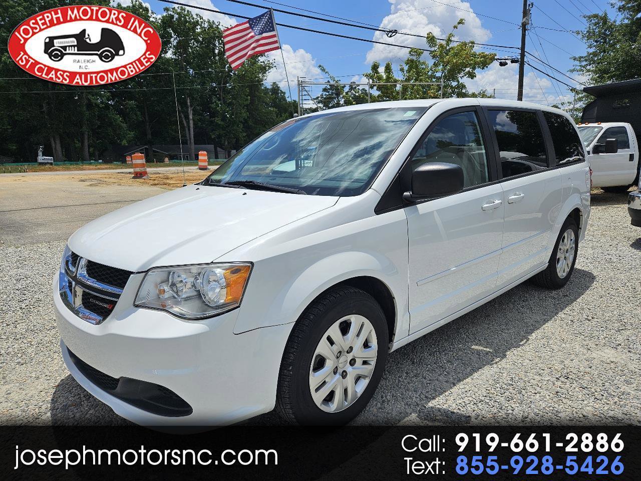 Used 2017 Dodge Grand Caravan SE FWD image 1