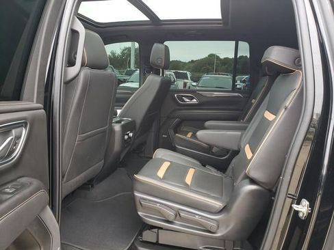 Used 2022 GMC Yukon XL AT4 AWD/4WD image 14