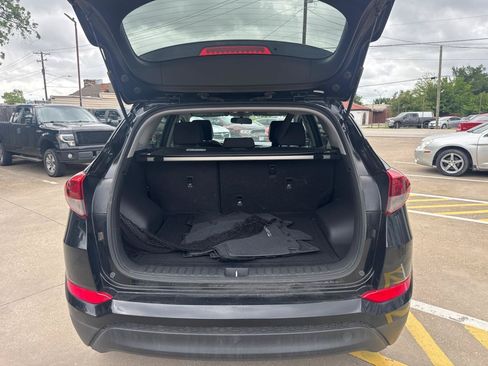 Used 2017 Hyundai Tucson SE w/ SE Popular Package 02 FWD image 10