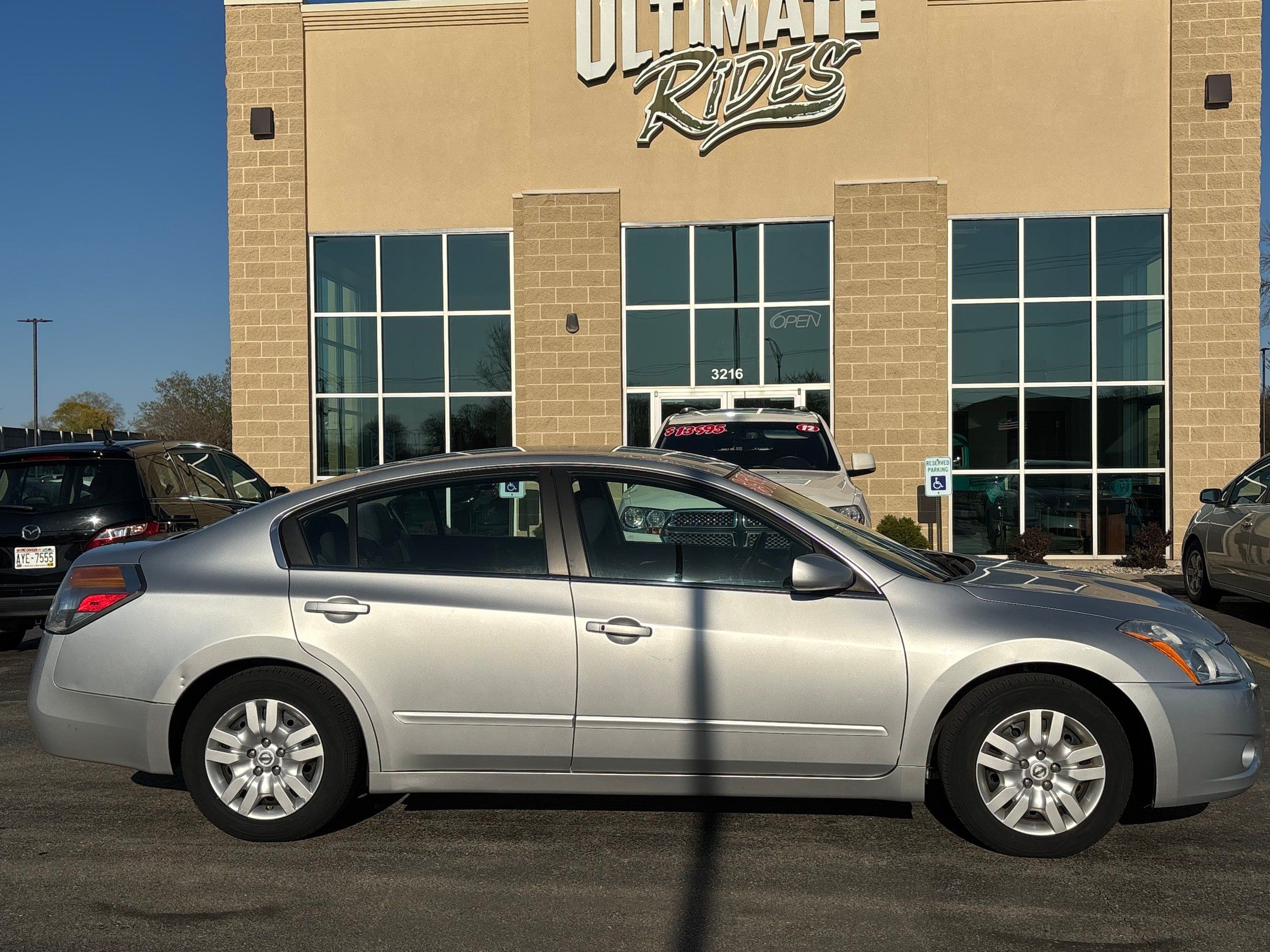 Used 2012 Nissan Altima 2.5 S FWD image 1