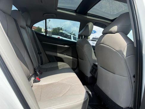 Used 2018 Toyota Camry XSE w/ Driver Assist Package FWD image 11
