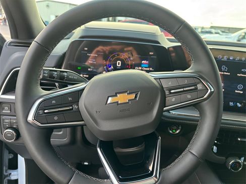 Used 2026 Chevrolet Suburban Premier image 12