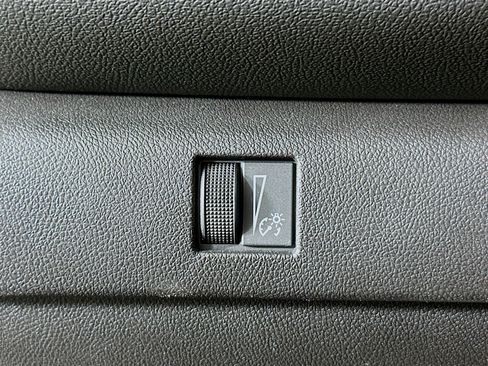 Used 2023 Chevrolet Colorado LT w/ LT Convenience Package II image 16