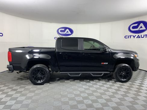 Used 2022 Chevrolet Colorado Z71 w/ Z71 Midnight Edition AWD/4WD image 2