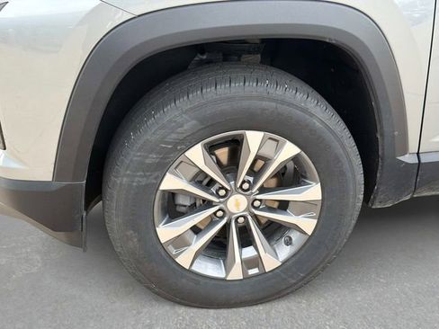Used 2026 Chevrolet Equinox LT FWD image 10
