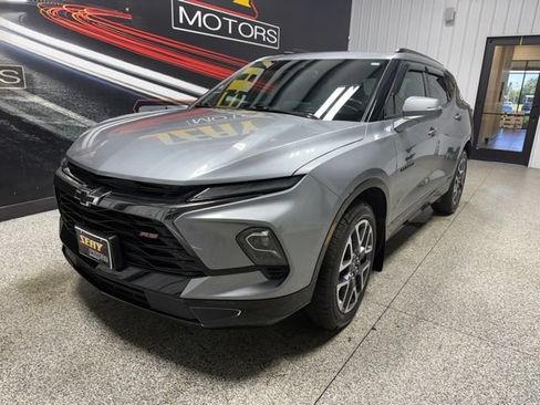 Used 2023 Chevrolet Blazer RS FWD image 2