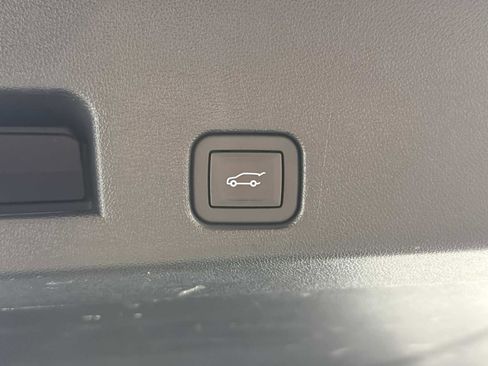 Certified 2024 Chevrolet Traverse LT image 36