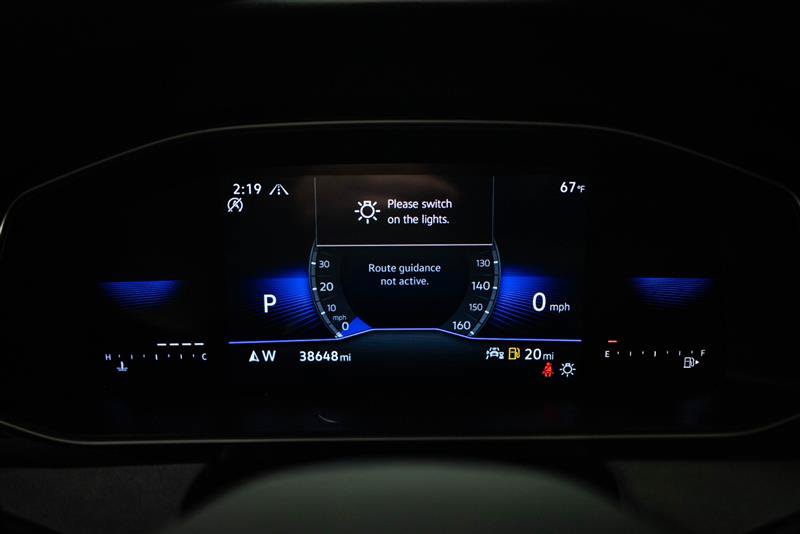 Used 2025 Volkswagen Jetta SE FWD image 17