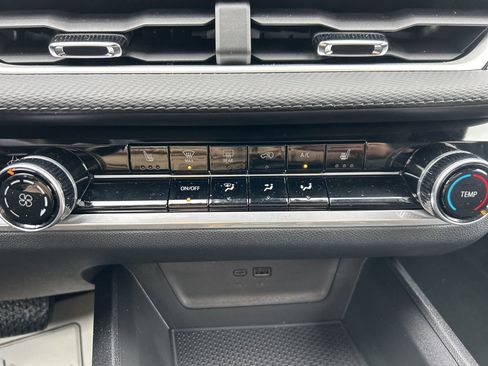 New 2026 Chevrolet Equinox LT AWD/4WD image 16
