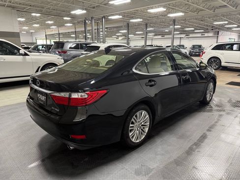 Used 2015 Lexus ES 350 w/ Luxury Package FWD image 4