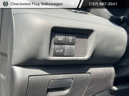 Used 2023 Toyota Highlander LE image 16