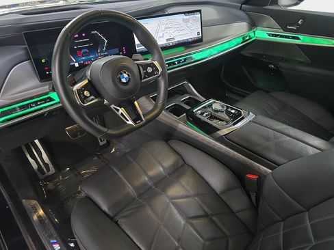 Used 2023 BMW 760i xDrive AWD/4WD image 19