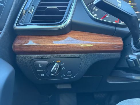 Used 2023 Audi Q5 2.0T Premium w/ Convenience Package image 26