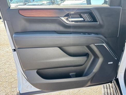 Used 2026 GMC Yukon Denali w/ Sun & Power Step Package AWD/4WD image 26