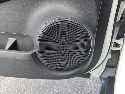 Used 2021 Nissan Kicks S image 14