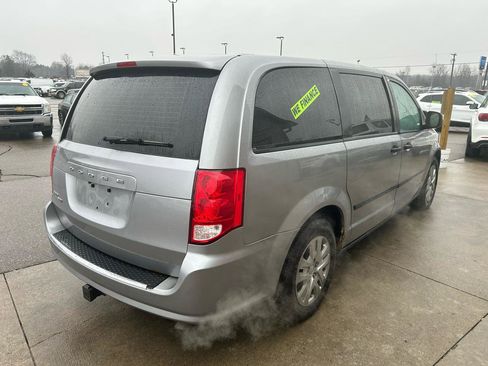 Used 2014 Dodge Grand Caravan SE image 4