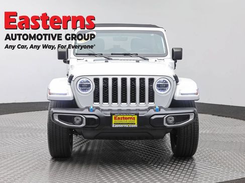 Used 2022 Jeep Wrangler Unlimited Sahara w/ Cold Weather Group AWD/4WD image 2