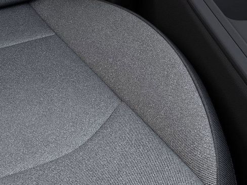 New 2025 Kia K4 LXS image 24