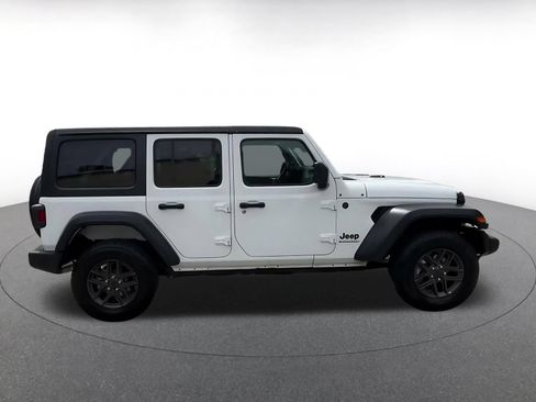 Used 2025 Jeep Wrangler Unlimited Sport AWD/4WD image 16