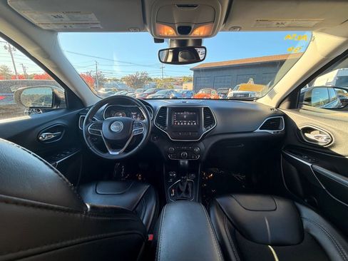 Used 2021 Jeep Cherokee Latitude Plus image 16