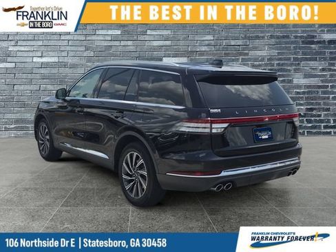 Used 2025 Lincoln Aviator AWD image 3