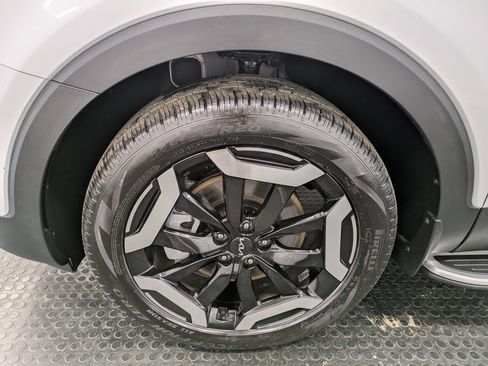 Used 2025 Kia Telluride S image 7