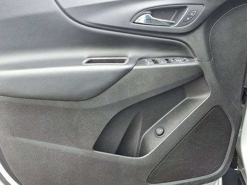 Certified 2019 Chevrolet Equinox LT image 10