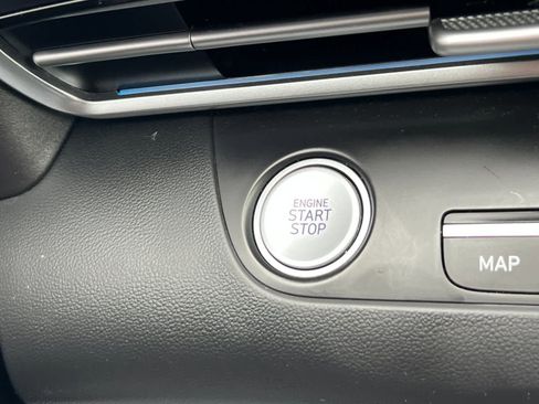 Certified 2024 Hyundai Elantra SEL image 22