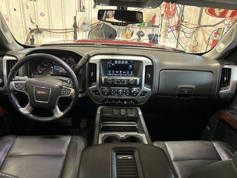 Used 2019 GMC Sierra 2500 SLT w/ Duramax Plus Package AWD/4WD image 18