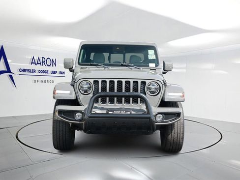 Used 2022 Jeep Gladiator Overland AWD/4WD image 4