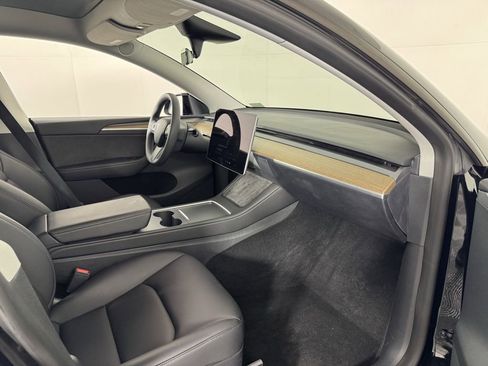 Used 2023 Tesla Model Y Long Range image 25