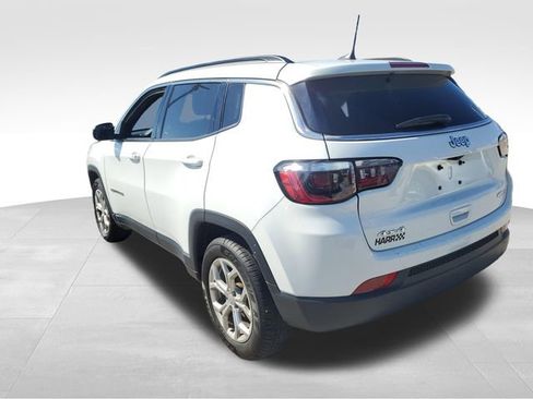 Used 2024 Jeep Compass Latitude AWD/4WD image 6