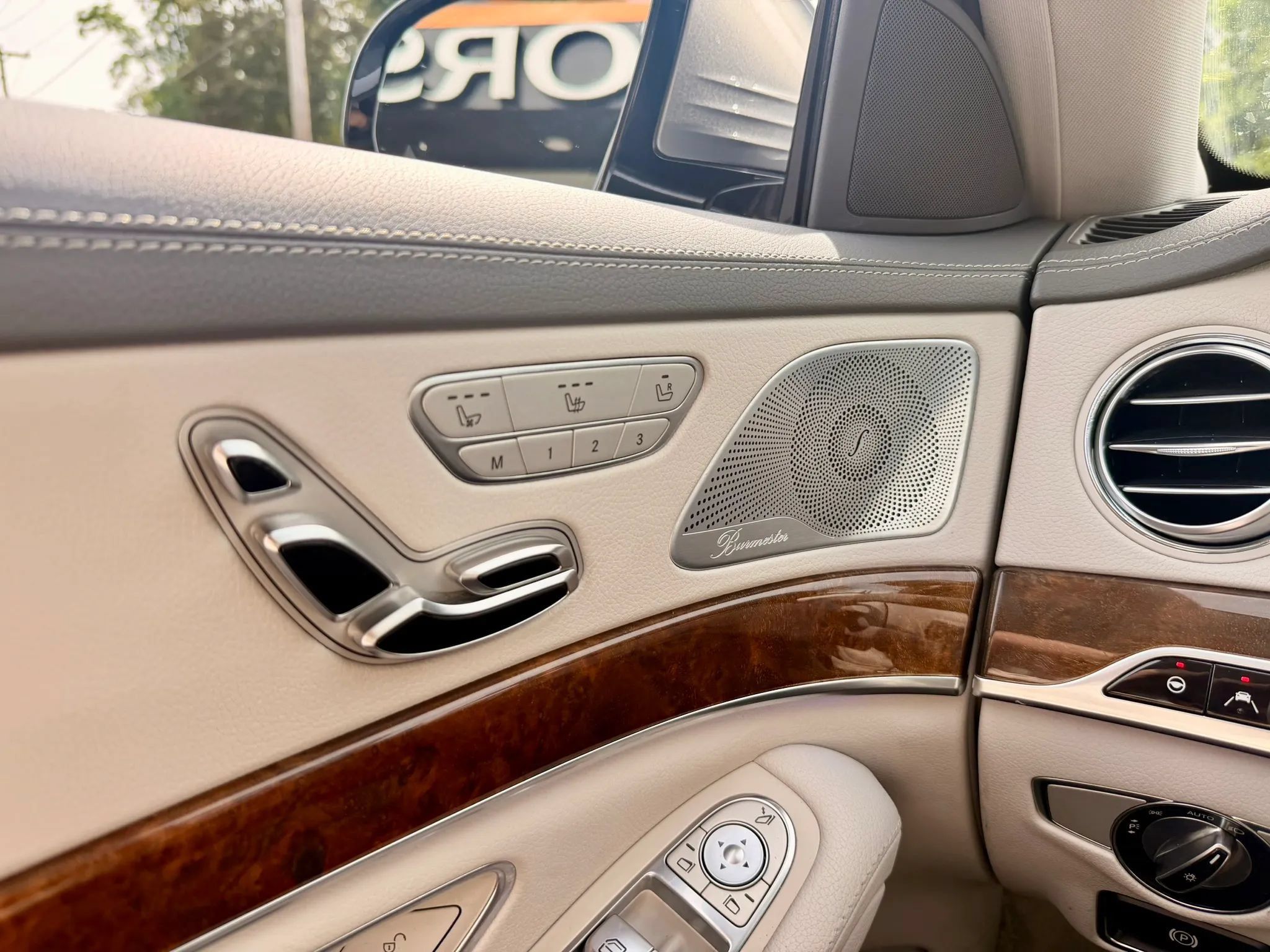 Used 2015 Mercedes-Benz S 550 4MATIC Sedan image 27
