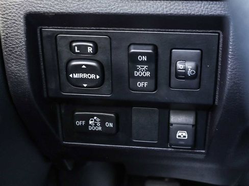 Used 2016 Toyota Tundra SR5 image 29