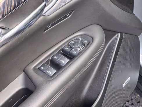 Certified 2025 Cadillac XT6 Premium Luxury image 22