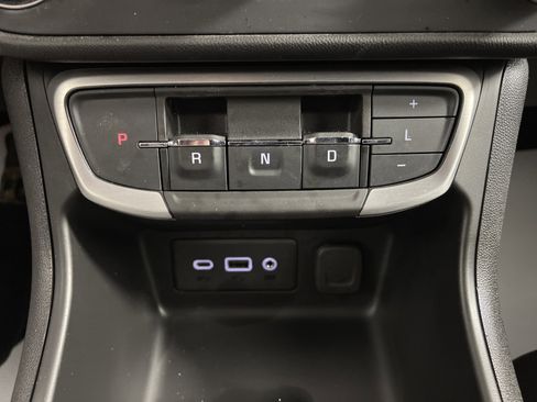 Used 2023 GMC Terrain SLE w/ Driver Convenience Package image 25