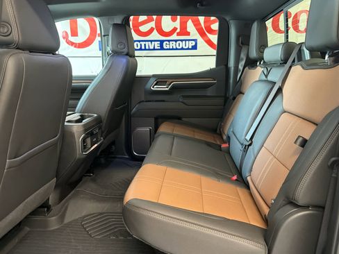Used 2024 Chevrolet Silverado 1500 High Country w/ Technology Package AWD/4WD image 21