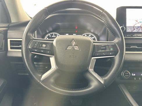 Used 2024 Mitsubishi Outlander SE FWD image 18