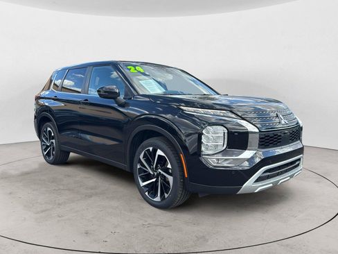 Used 2024 Mitsubishi Outlander SE AWD/4WD image 1