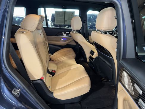 Used 2024 Mercedes-Benz GLS 580 4MATIC image 12