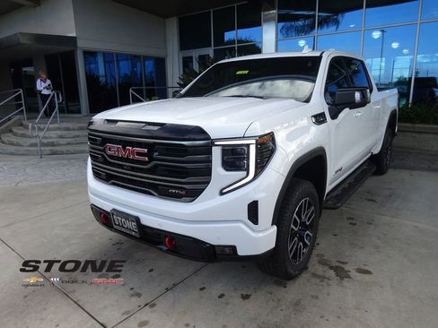 New 2026 GMC Sierra 1500 AT4 AWD/4WD image 3