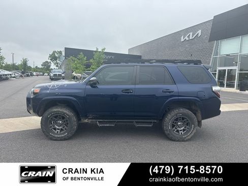 Used 2020 Toyota 4Runner Venture w/ Moonroof Package AWD/4WD image 14