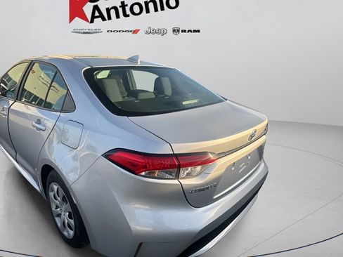 Used 2022 Toyota Corolla LE FWD image 13