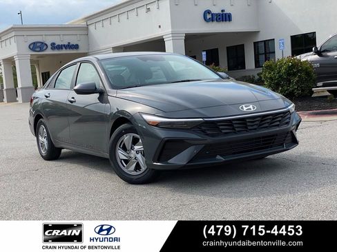 New 2026 Hyundai Elantra SE FWD image 1