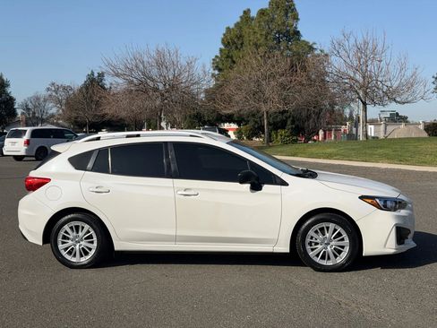 Used 2017 Subaru Impreza 2.0i Premium image 14